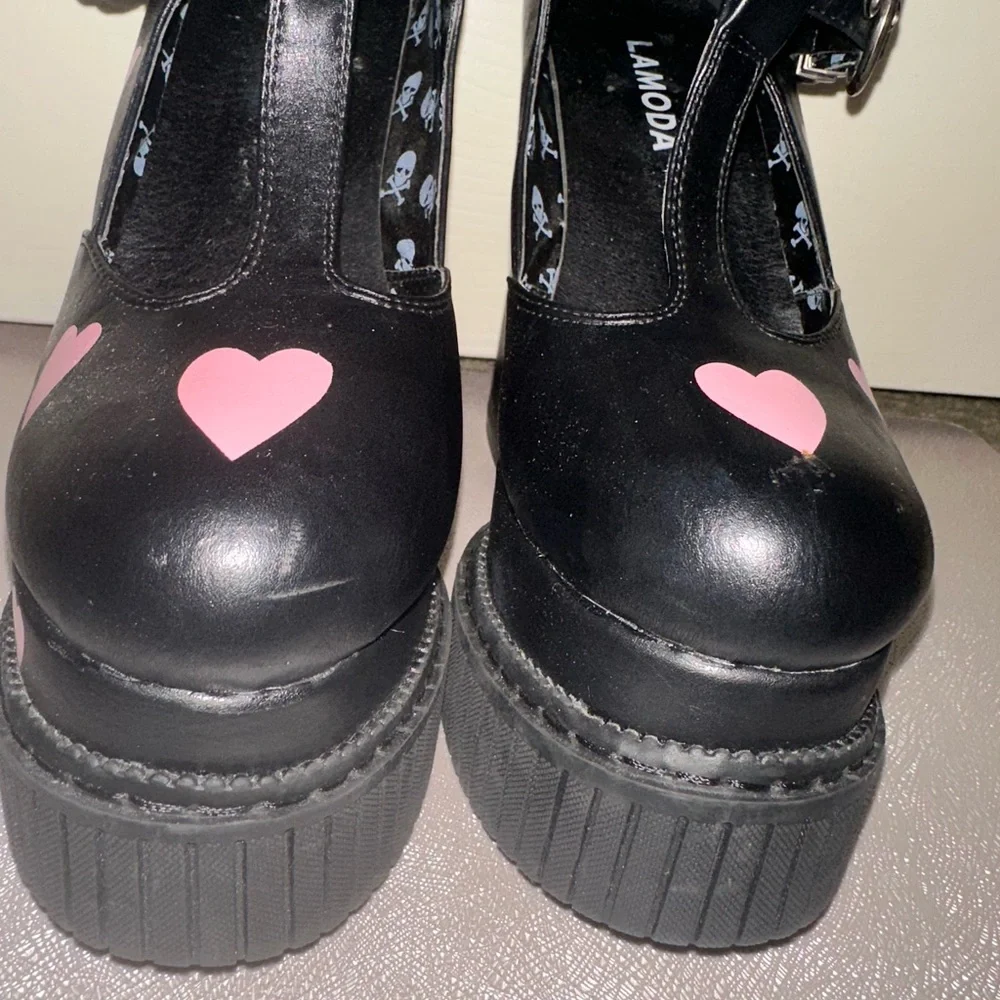 LAMODA Black Platform Mary Janes chunky Heels Pink Hearts 8 punk goth academia